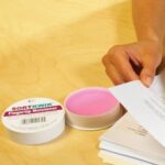 Cuenta Facil Humedecedor Dactilar Abierto Con Persona Al Lado