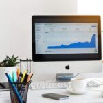 Porta Lapices Gipao En Rejilla Redondo Sobre Escritorio